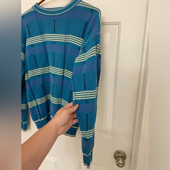 IZOD Vintage Ladies Crewneck Sweater - Size Medium - Picture 4 of 6